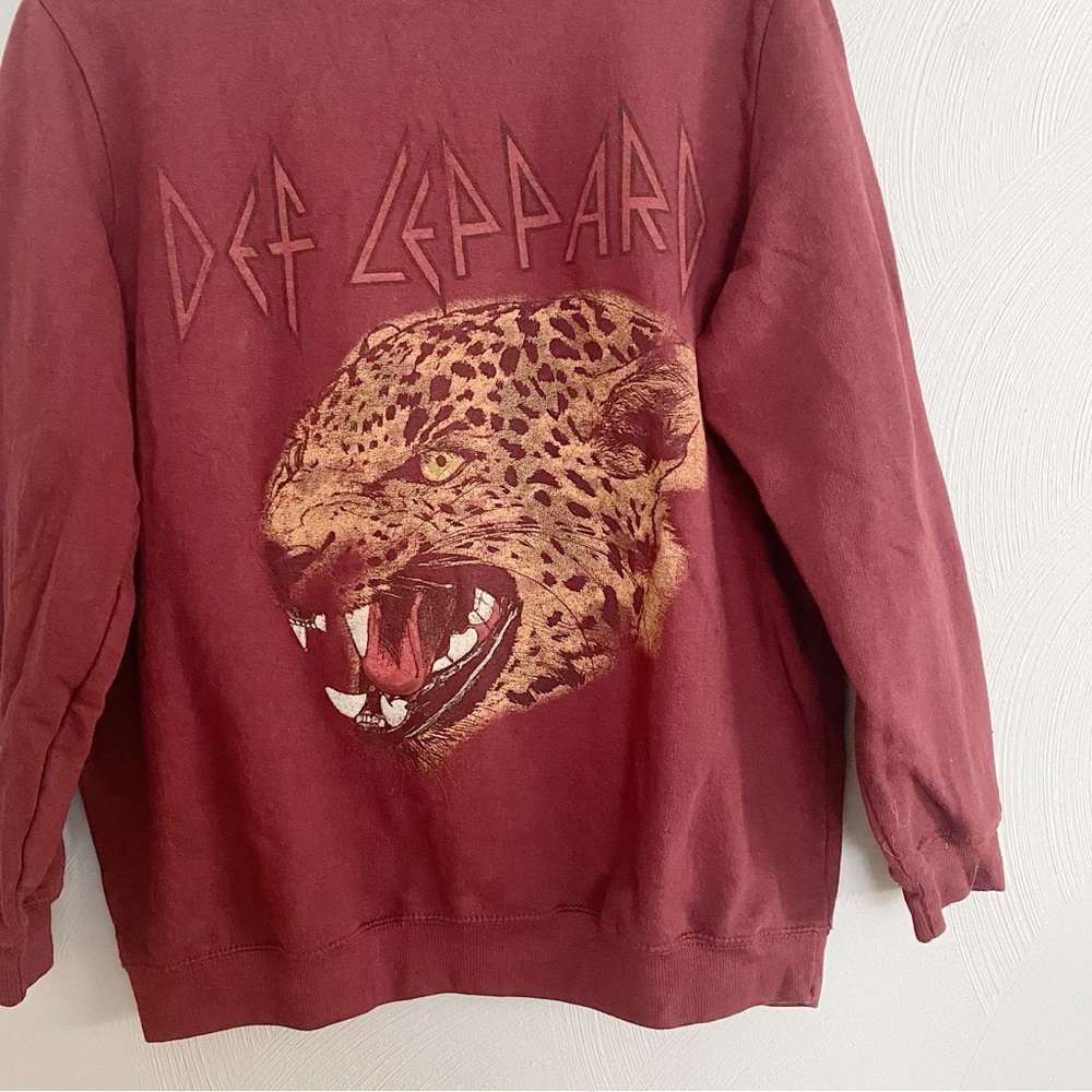 def leppard crewneck